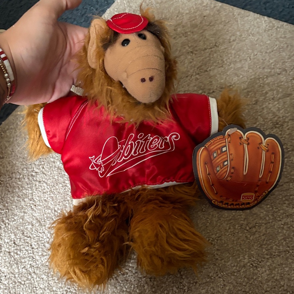 VINTAGE Alf 1988 Orbiters Burger King Baseball puppet (basically new with tag)